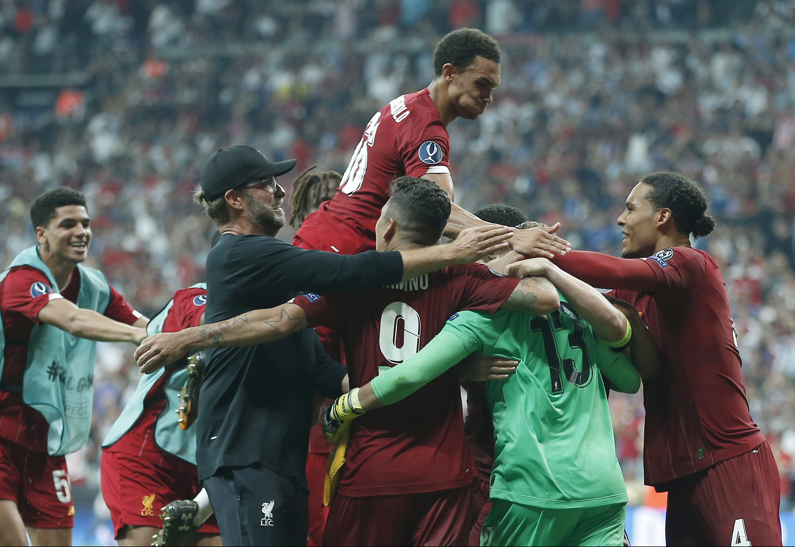 爱游戏官方网站-欧超杯倒计时,深圳男篮赛后队长鼓劲,细节引发关注,底气十足,资深球员宣示担当的简单介绍