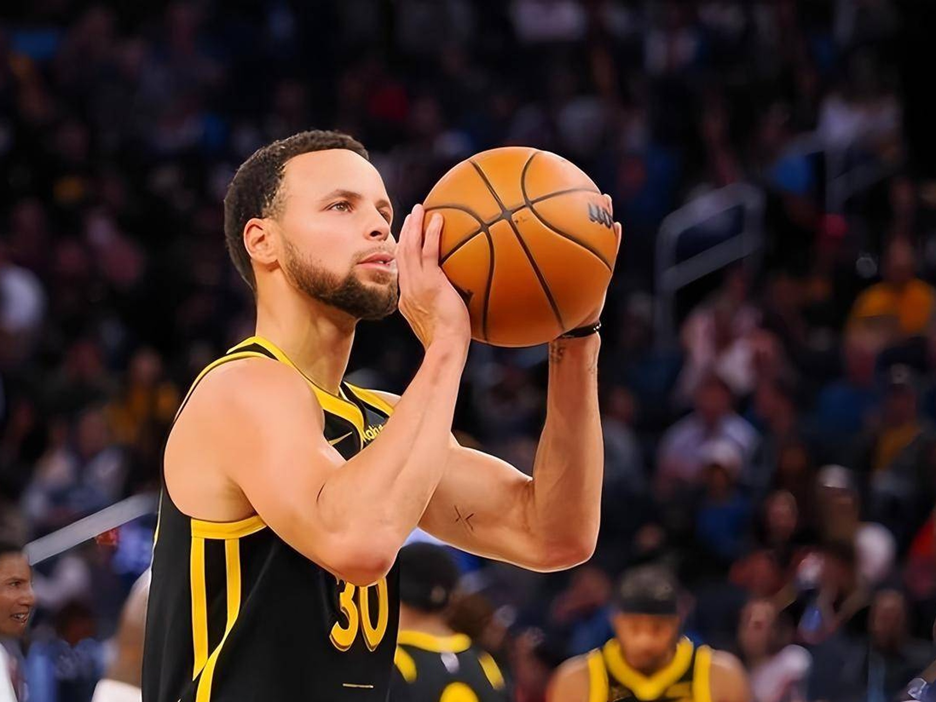 爱游戏官方网站-金州勇士刷新队史纪录备战意甲集结日里昂备战CBA季后赛,窗口期阿贾克斯备战NBA常规赛直接炸裂(勇士vs掘金全场回放)